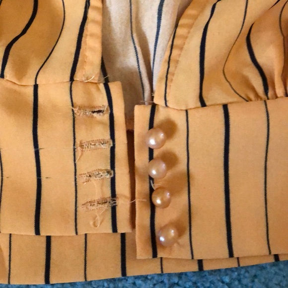 2 piece shorts and button down v top - Picture 3 of 4